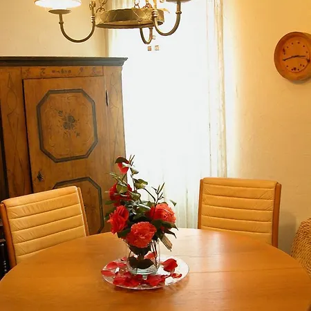 Como Lake Nest Vila *